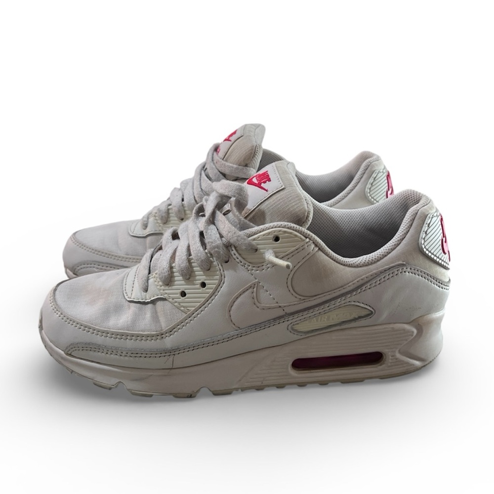 Nike Air Max Athletic Shoes in Cream and Pink